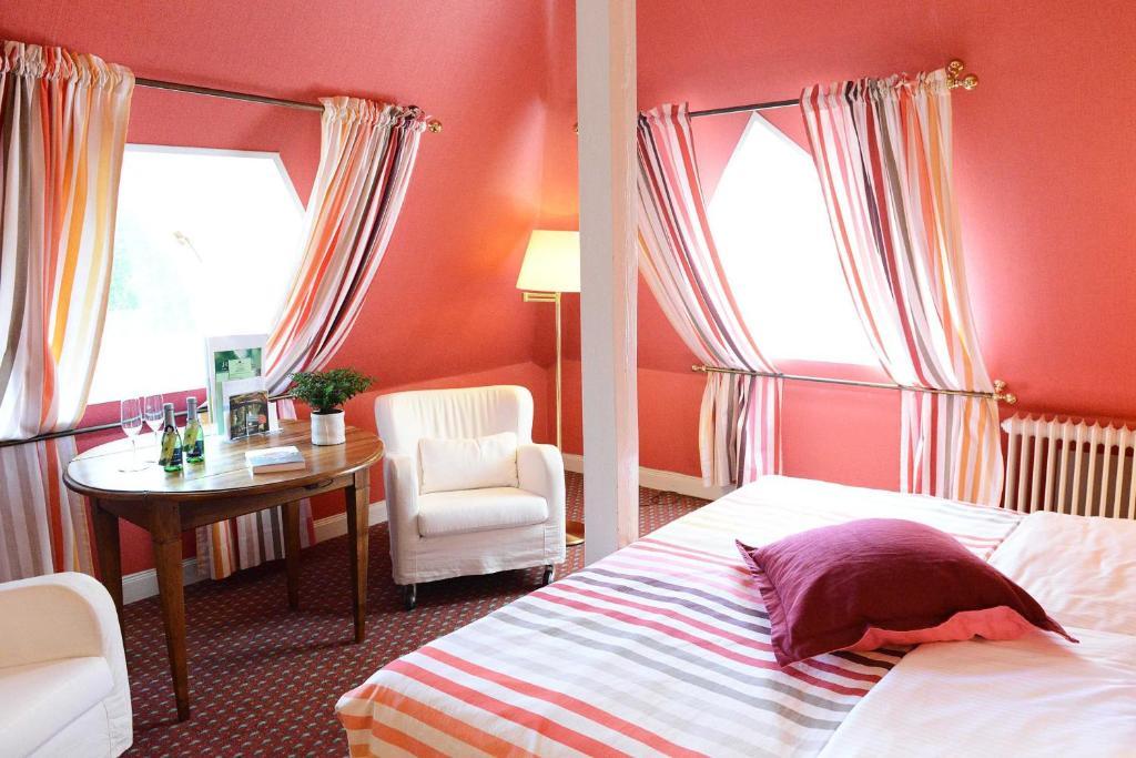 Romantik Hotel Jagdhaus Waldfrieden Bilsen Habitación foto